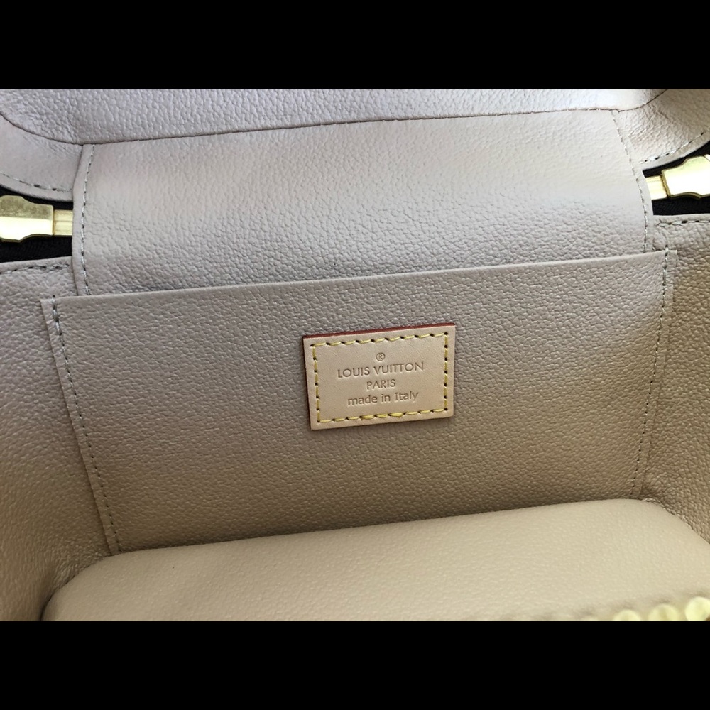 Bnib Louis Vuitton nice mini monogram bag cosmetic - Picture 8 of 11